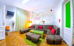Coin salon dans le hall