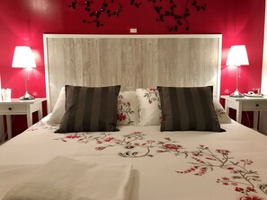 Standard Double Room | Minibar, in-room safe, desk, iron/ironing board - Gmaison Guesthouse (Rome)
