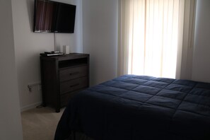 2 bedrooms, travel cot, free WiFi, bed sheets