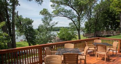 Enjoy Your Vacation On Lake Pistakee Of The Chain