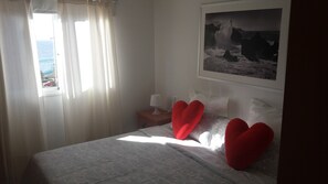 1 غرفة نوم ومكواة/لوح كي وواي فاي وملاءات أسرّة