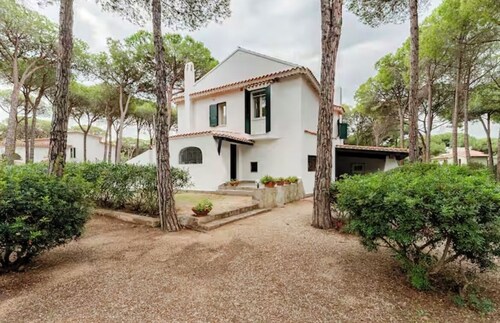 Villa 100 mt from the sea with WI-FI in private condominium a few km from Pula