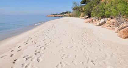 Villa 100 mt from the sea with WI-FI in private condominium a few km from Pula