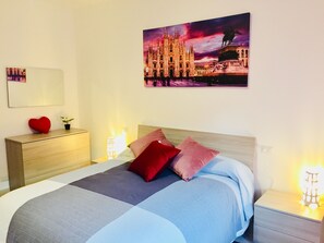 2 habitaciones, tabla de planchar con plancha, wifi y ropa de cama 