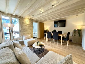 Smart TV, video games - Magnificent 5 rooms sunny quiet (Paris)