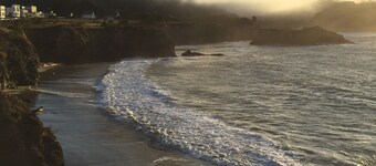 Water Tower & Private Hot Tub - Just Five Minutes To Historic Mendocino Village