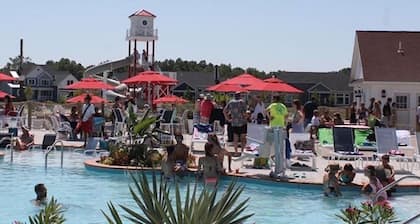 Coastal Club * 6BR Beach House * 18218 * in Lewes DE w 4 Baths!