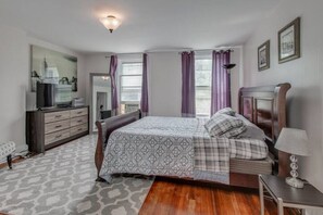 3 bedrooms, iron/ironing board, travel cot, free WiFi