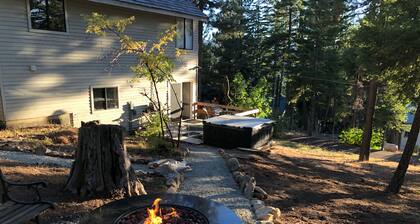 JULY 4th AVAILABLE! LAKE VIEW CABIN WITH HOTTUB, FIREPIT! GREAT REVIEWS!