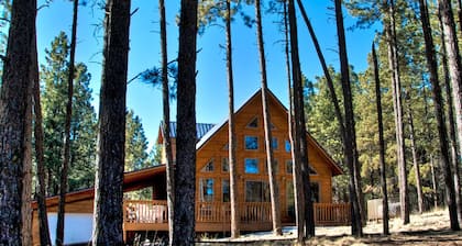 Angel Fire Chalet Nestled in the Pines, convenient to Ski and Golf w/Hot Tub