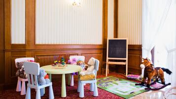 Children’s play area – indoor