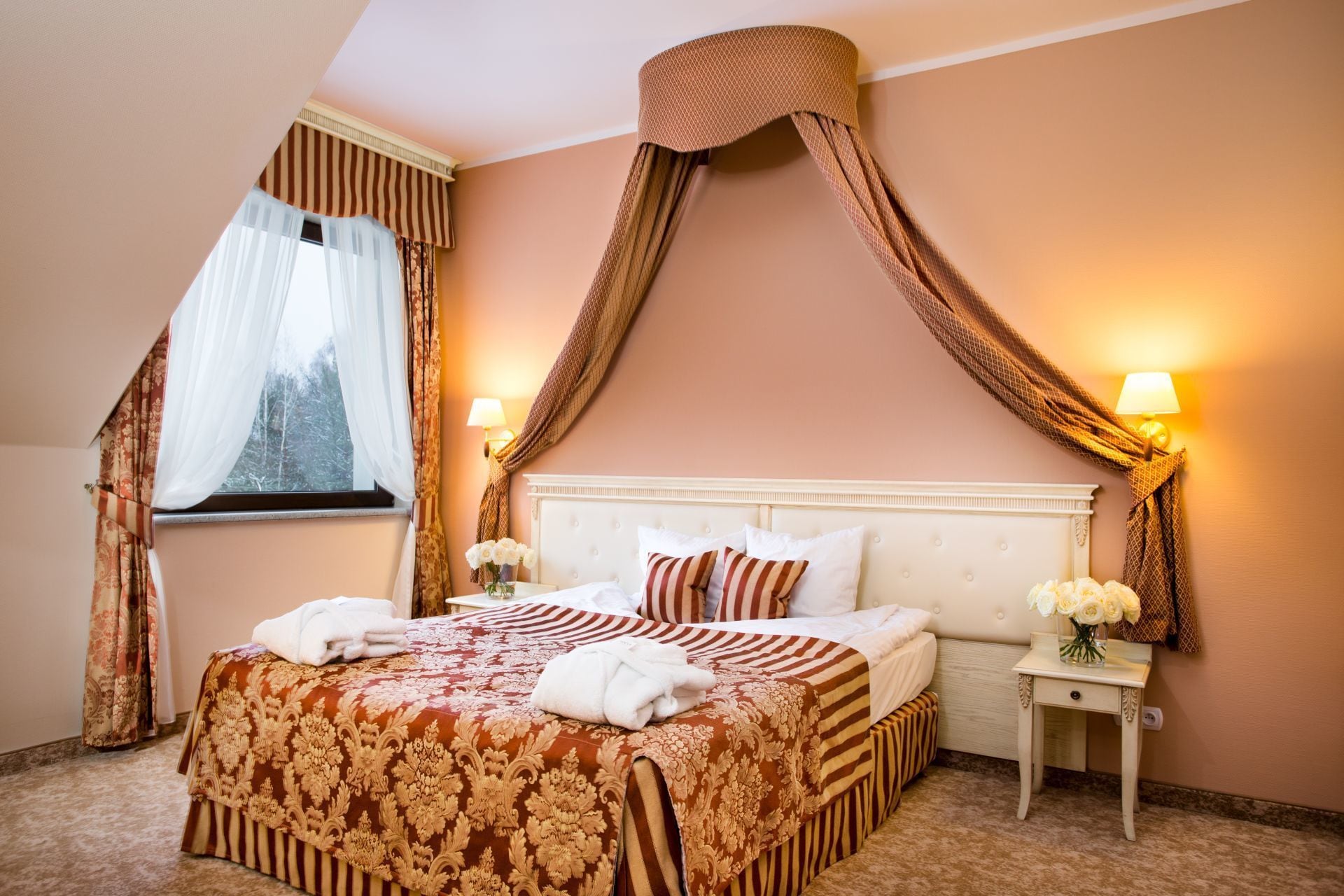 Huoneisto, 1 makuuhuone | Ylelliset vuodevaatteet, minibaari, tallelokero huoneessa, työpöytä