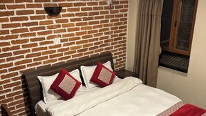 1 soverom, minibar, safe på rommet og skrivebord