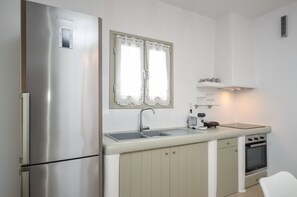 Superior-Apartment, 2 Schlafzimmer, Whirlpool | Eigene Küche | Großer Kühlschrank, Ofen, Herdplatte, Espressomaschine