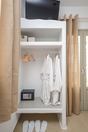 Superior Apartment, 2 Bedrooms, Hot Tub | Safe - Aphrodite luxury apartments (Naxos)