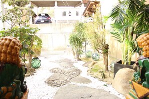 Garden - Okinawa Minshuku Kariyushi Honkan (Shirahama)
