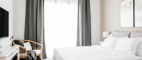 Apartment, 2 Bedrooms (No. 3307) | 2 bedrooms, in-room safe, desk, blackout curtains