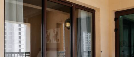 Apartment, 2 Bedrooms (No. 3307) | Balcony