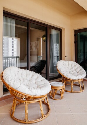 Apartment, 2 Bedrooms (No. 3307) | Balcony - Fantastay - Golden Mile (Dubai)