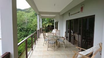 Appartement, 2 chambres | Balcon