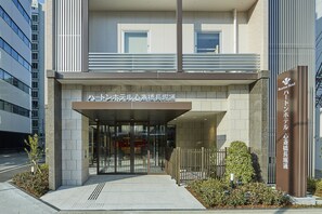 Pintu masuk properti