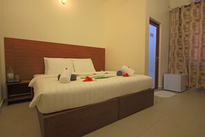 Deluxe Double or Twin Room, 1 Bedroom, City View | 1 bedroom, minibar, soundproofing, free WiFi - Nemo Inn (Omadhoo)