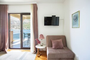 Apartment, Balcony, Sea View (1 Bedroom, 3 adults) | Desk, iron/ironing board, free WiFi, bed sheets