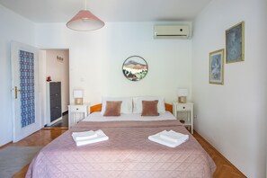 Apartment, Balcony, Sea View (1 Bedroom, 3 adults) | Desk, iron/ironing board, free WiFi, bed sheets