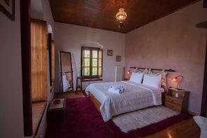 Quarto casal luxo | Roupas de cama antialérgicas, camas com colchões pillow-top