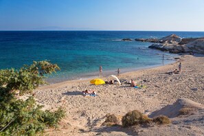 Beach nearby, beach massages - Naxos Luxury Villas (Naxos)