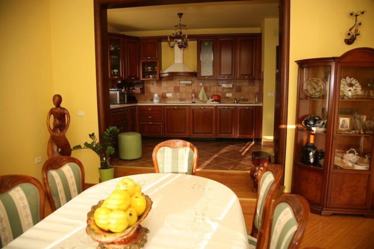 Apartment, 4 Bedrooms, Balcony, Sea View (1) | In-room dining