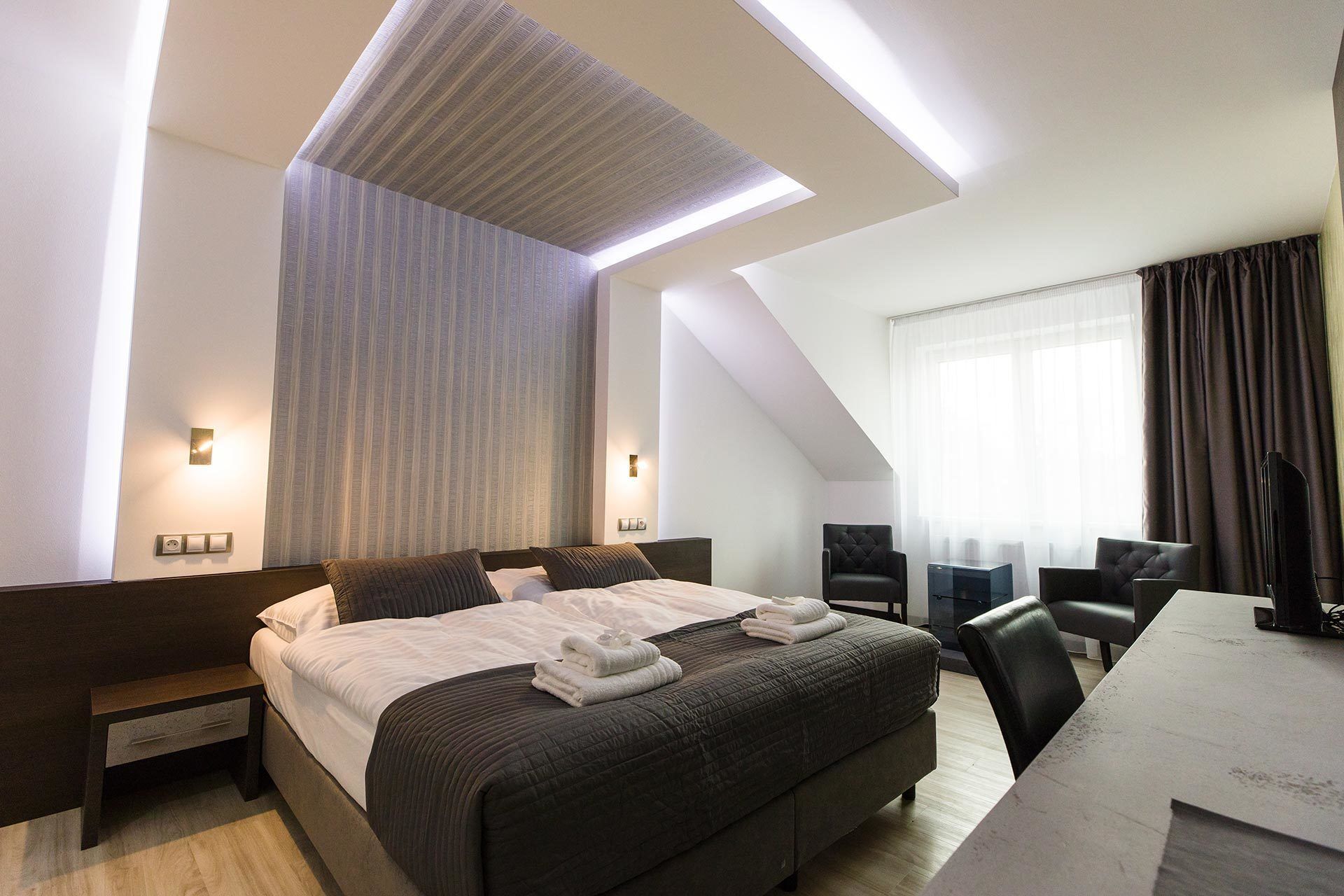 Grand Double or Twin Room (Large Bathroom) | Premium bedding, minibar, in-room safe, desk