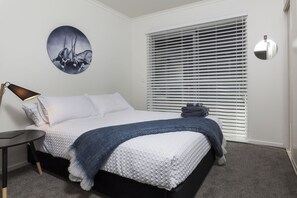 Central City Escape Apartment G06