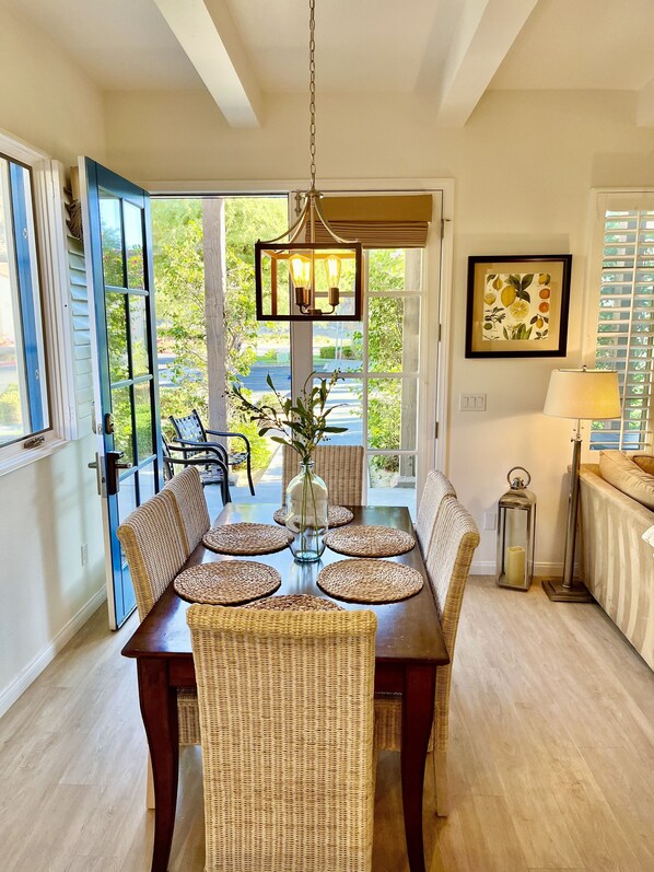Dining - Beautifull 1st Floor, Corner Resort Suite, Updated with Great Views 2BR#065127 (La Quinta)