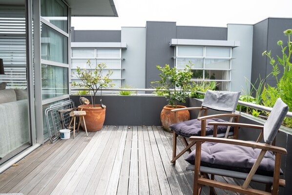 NY Style Luxury Penthouse Apartment | Balcony view - NY Style Luxury Penthouse Apartment (Christchurch)