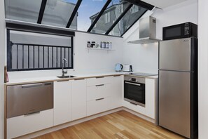 Charming Inner City Holiday Home | Private kitchen