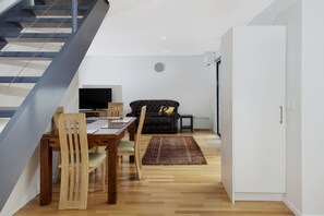 Charming Inner City Holiday Home | Living area