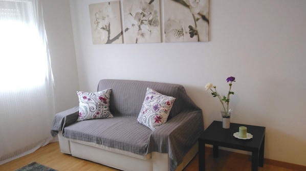 TV - Sea and Mountain Apartment (Ponta Delgada)