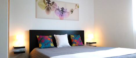 1 habitación, tabla de planchar con plancha, wifi y ropa de cama