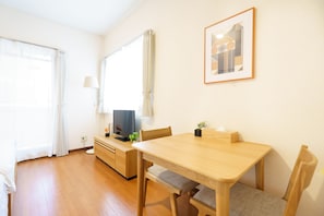 Flat-screen TV - REJOICE STAY Kyoto Karasumaoike (Kyoto)