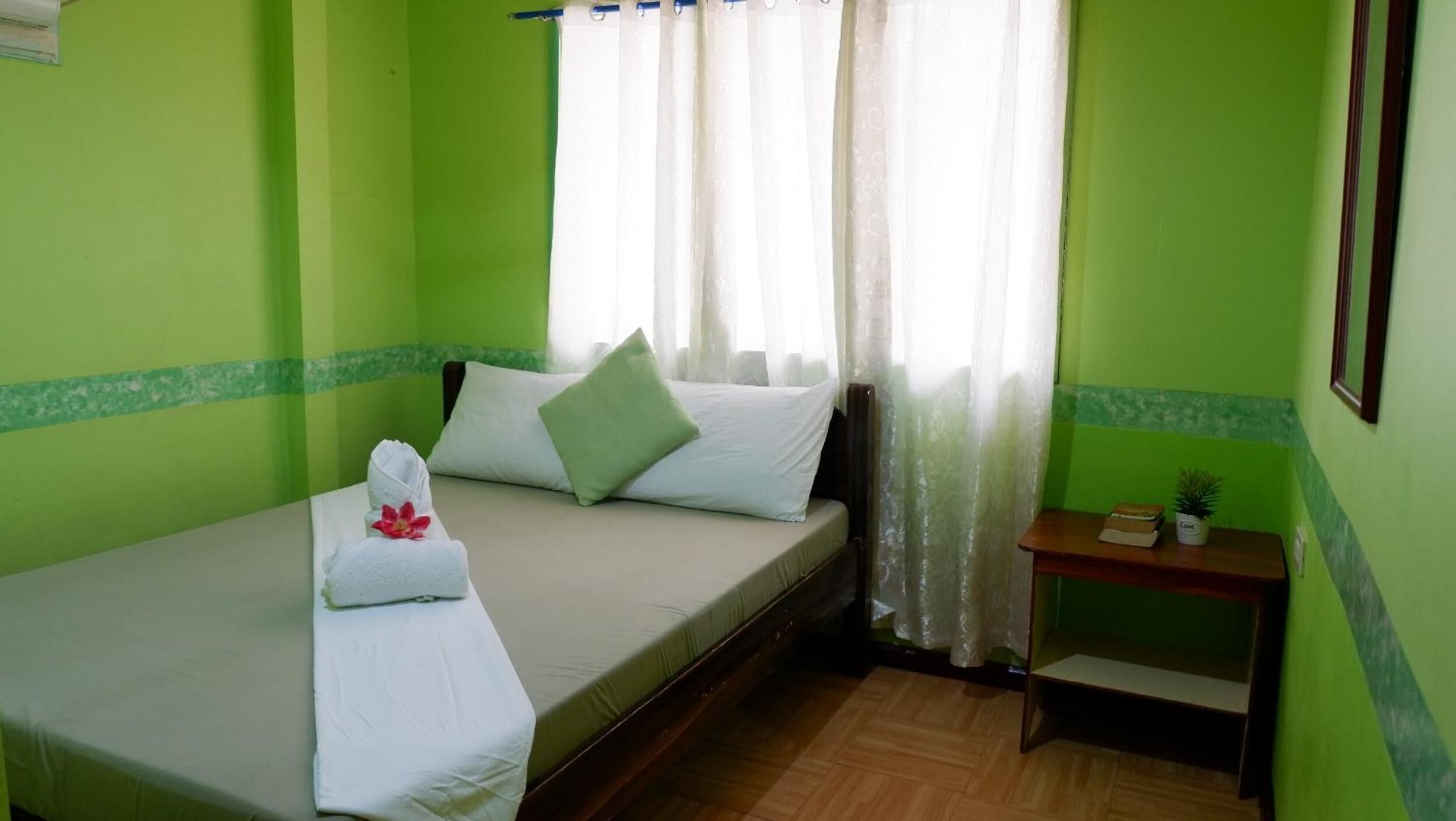 Photo - Mountain Side Inn