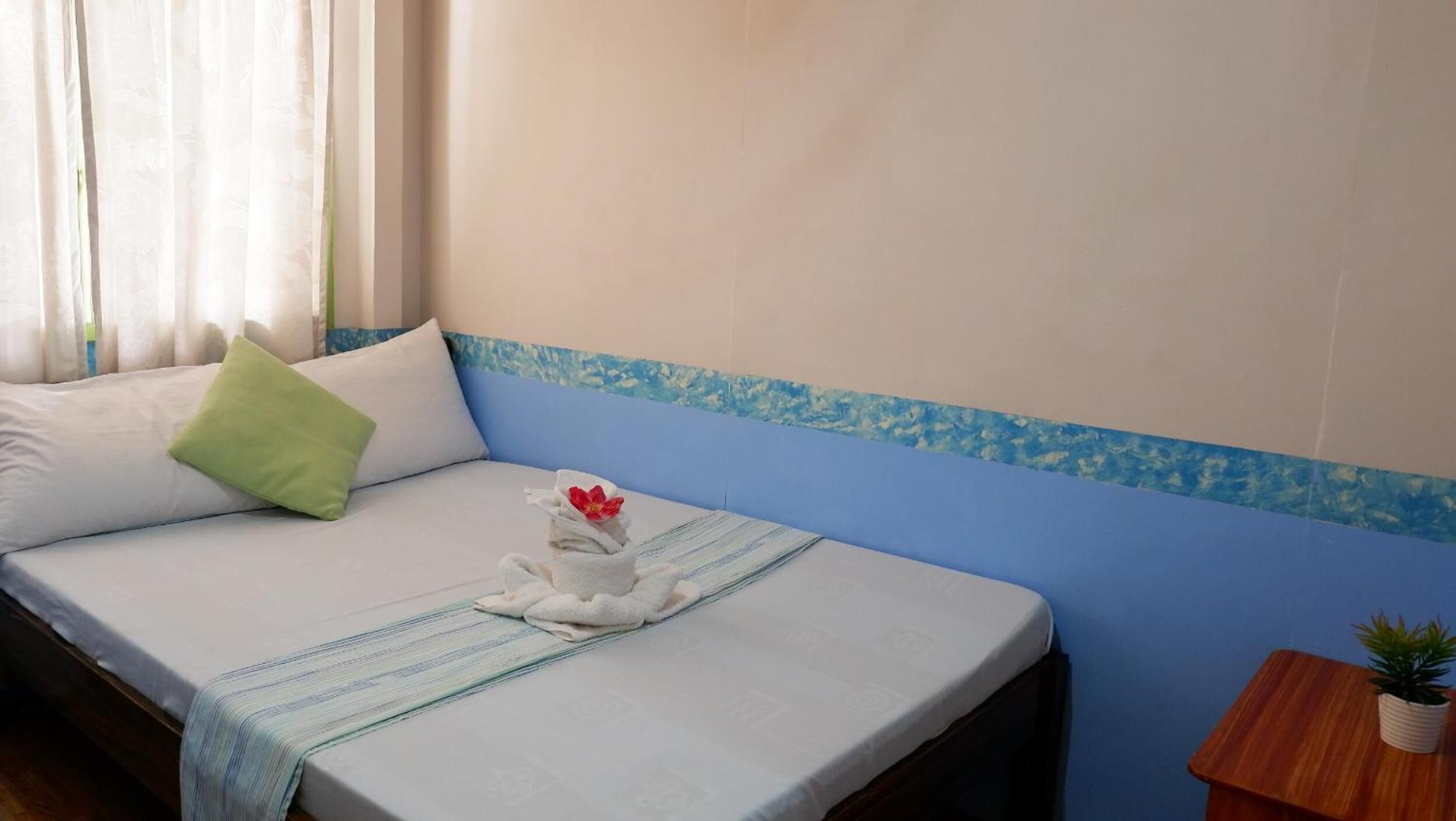 Photo - Mountain Side Inn