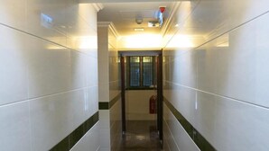 Hallway - Wing On Hotel (Kowloon)