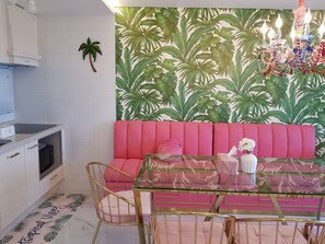 Nhà có thiết kế đặc sắc, 2 phòng ngủ, không hút thuốc, quang cảnh biển | Bếp riêng | Tủ lạnh, lò vi sóng, bếp nấu, dụng cụ pha cà phê/trà 