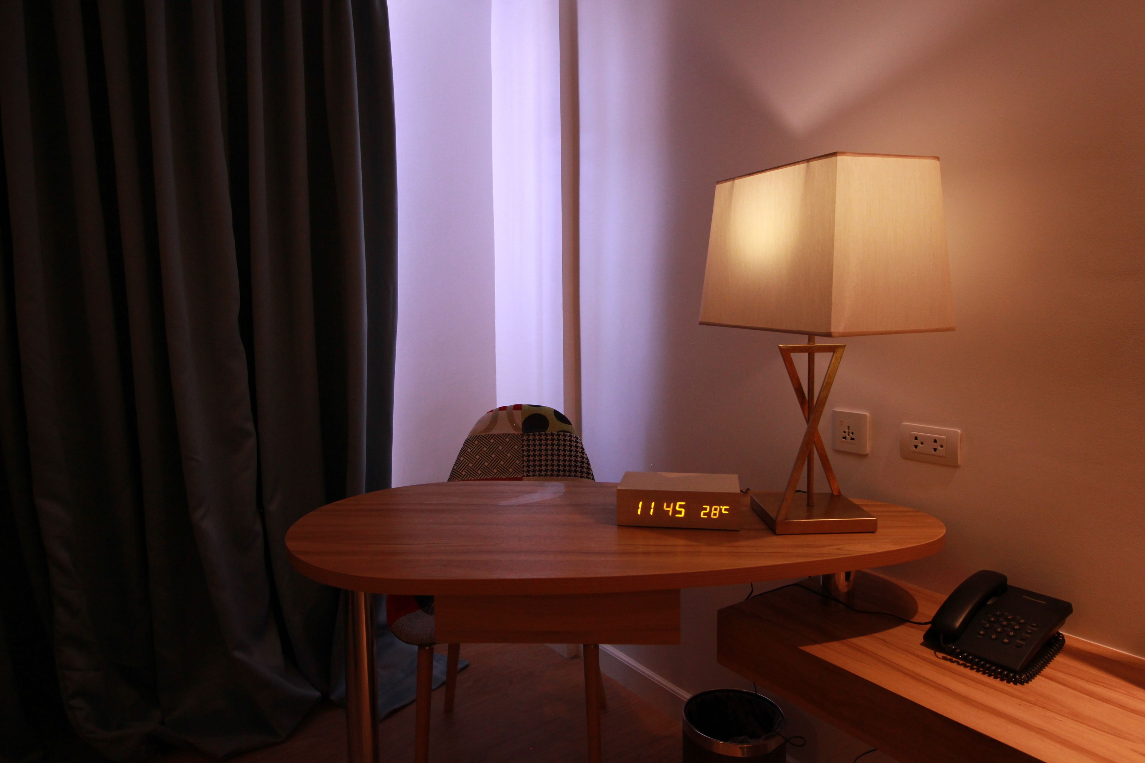 deluxe twin room | minibar, in-room safe, desk, laptop workspace