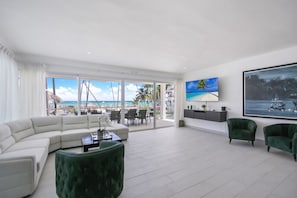 Smart TV, ping pong, stereo - Villa Pandora: Beachfront, oceanview villa w/ heated pool, games, chef & staff (Punta Cana)