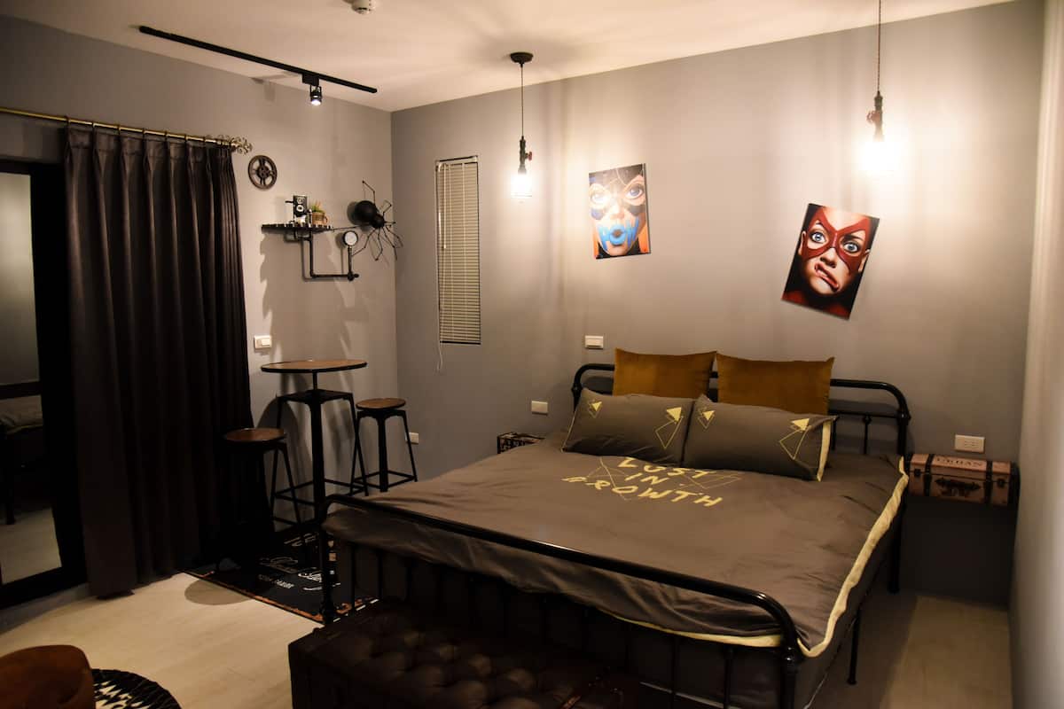 Comfort House, 5 Bedrooms | Peralatan tempat tidur premium, Wi-fi percuma, cadar katil