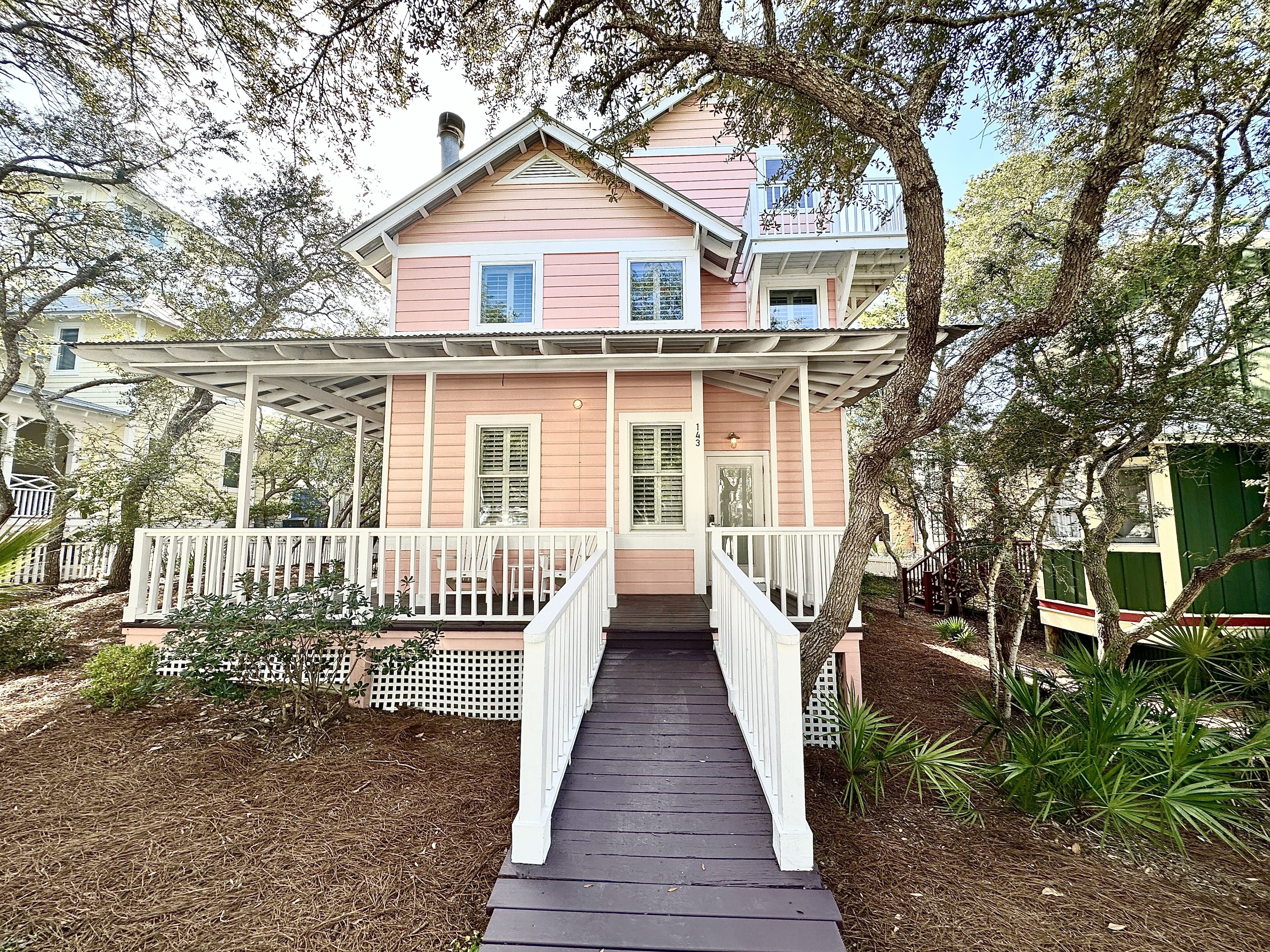 6 HOUSES TO BEACH & 1 BLOCK TO TOWN IN SEASIDE & PET FRIENDLY! Persimmon
