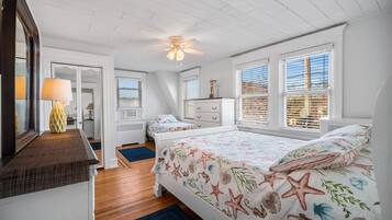 6 chambres, bureau, fer et planche Ă repasser, lit parapluie