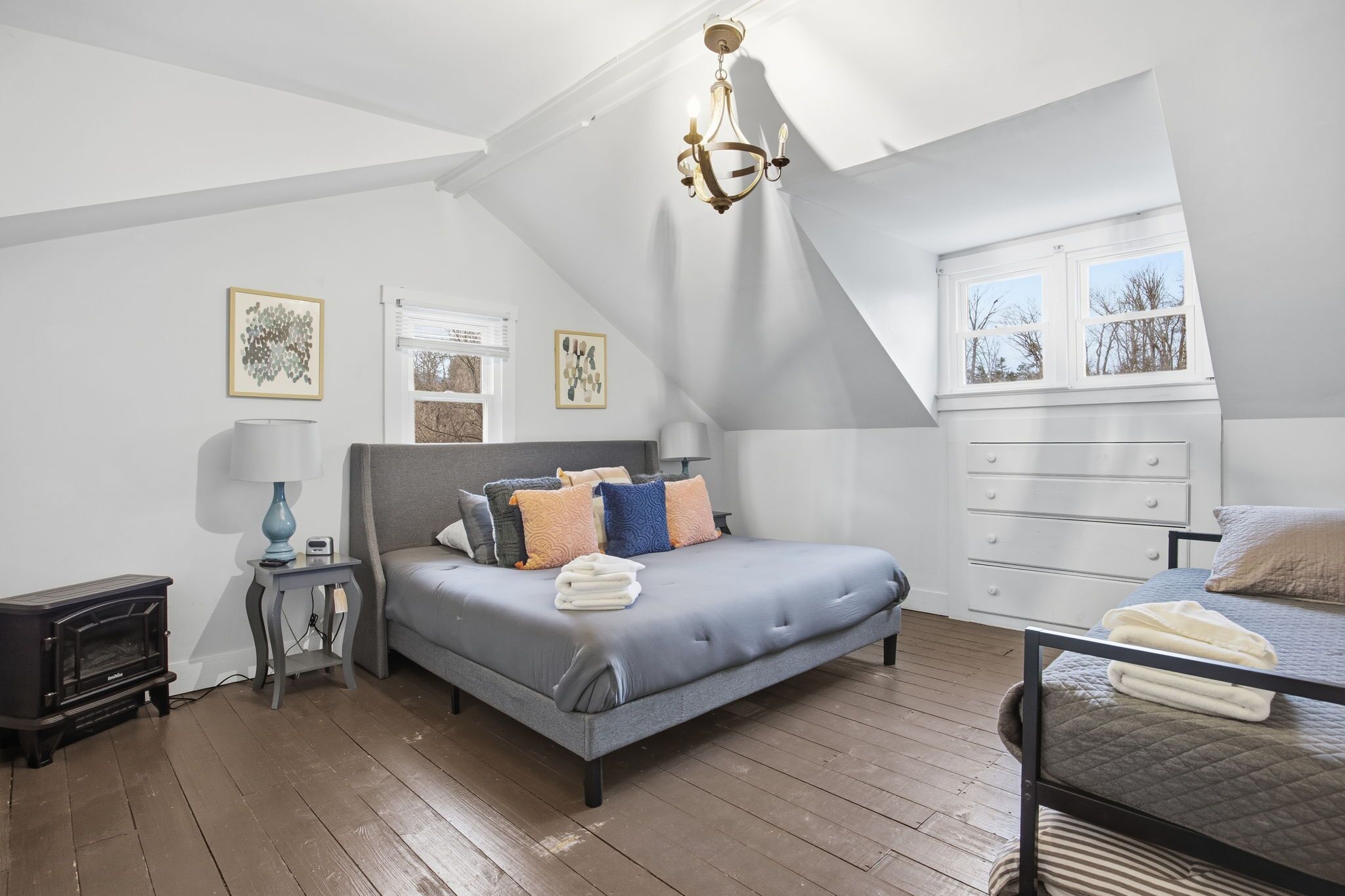 5 chambres, fer et planche à repasser, Wi-Fi gratuit